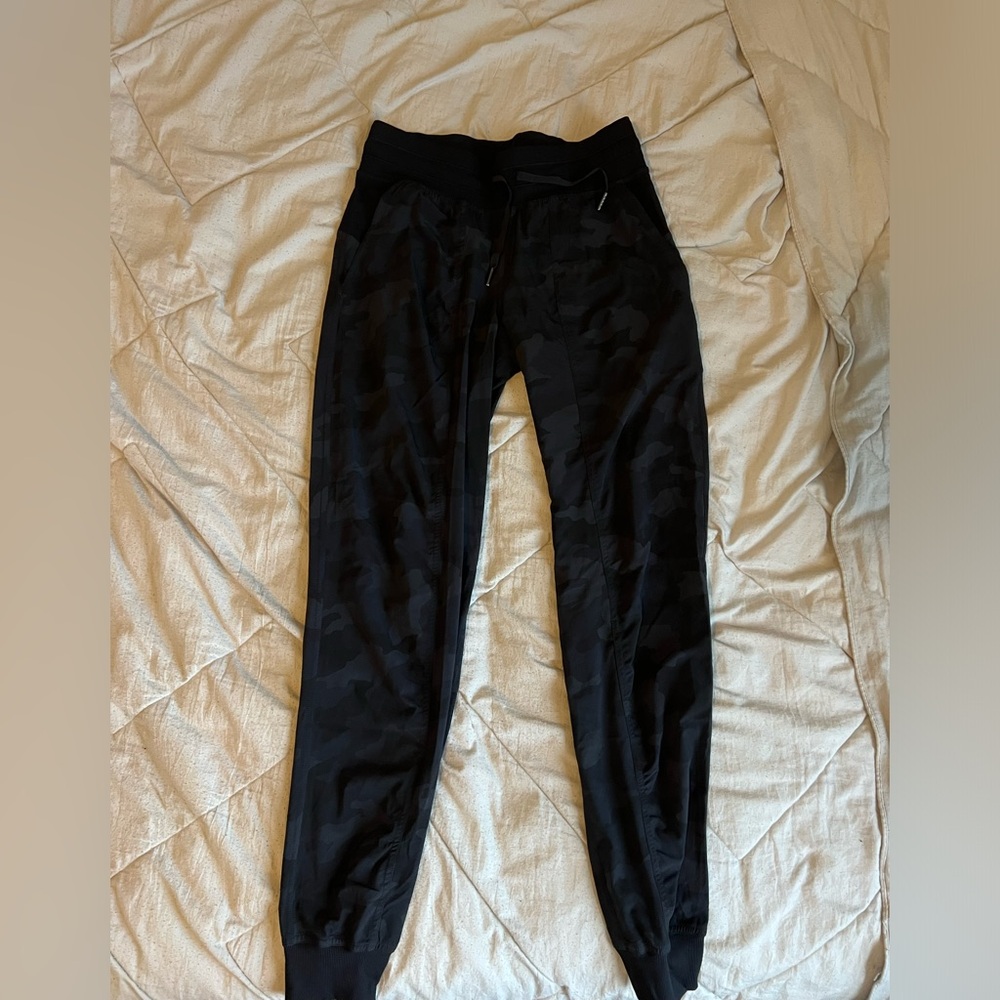 Women’s Lululemon Jogger Pants